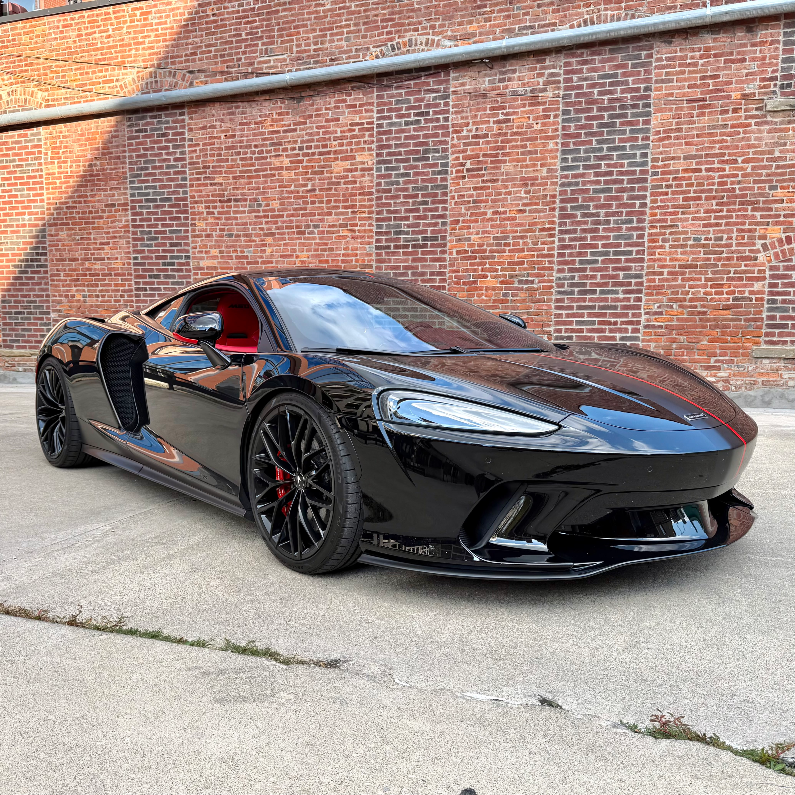 McLaren GT